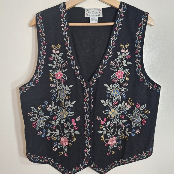 new directions Other - New Directions Black Floral Embroidered Vest Large Boho Western Layering Piece